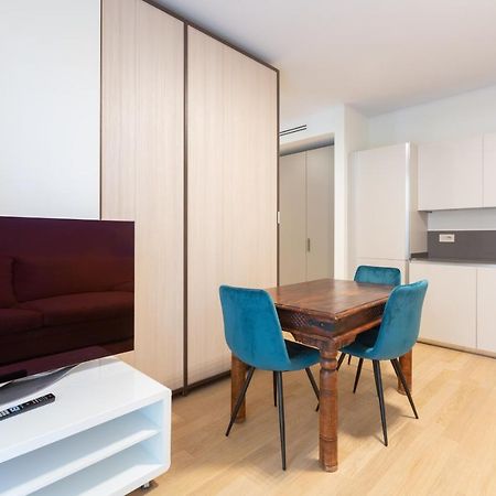 Cozy Flat With Parking Apartment Milano Exterior foto