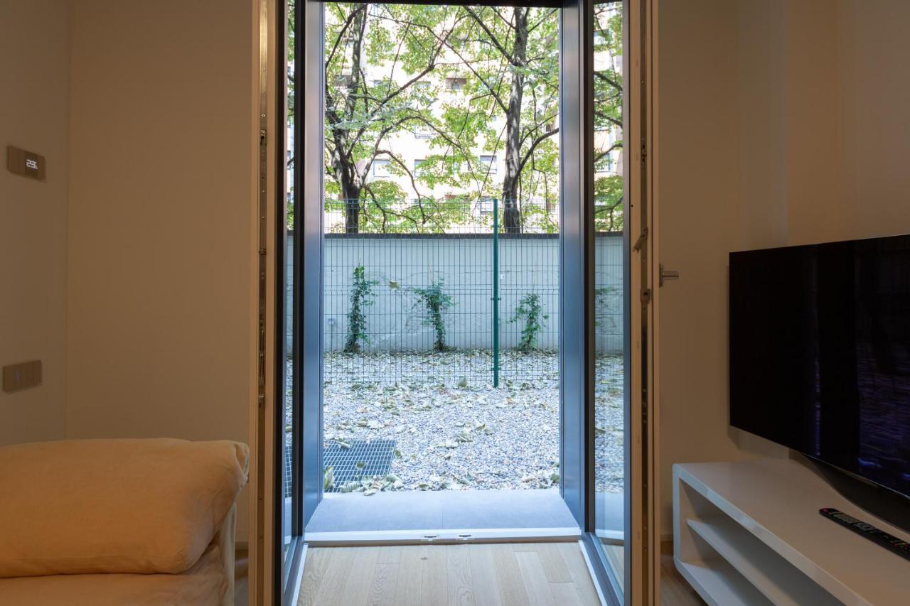 Cozy Flat With Parking Apartment Milano Exterior foto