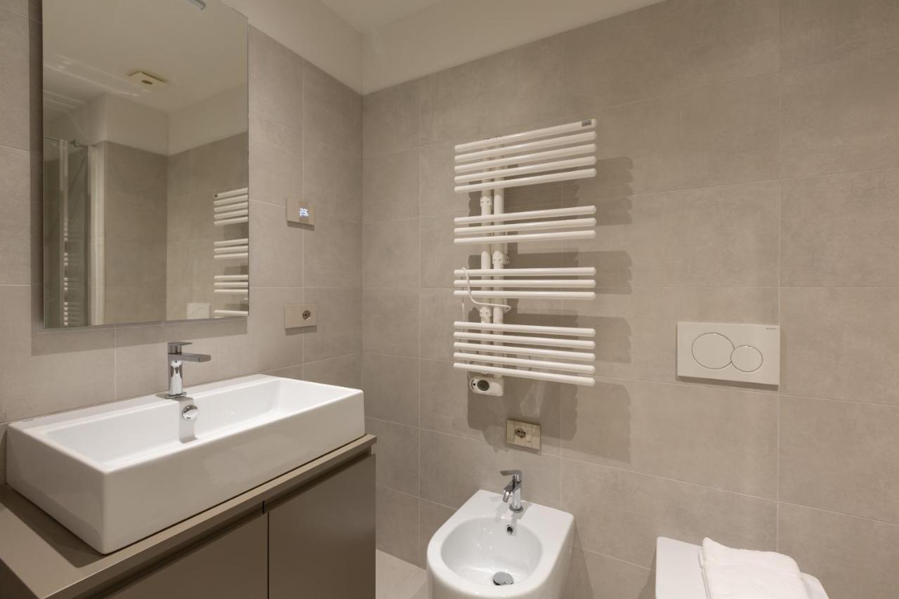 Cozy Flat With Parking Apartment Milano Exterior foto